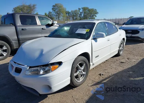 2000 Pontiac Grand Prix Gtp z USA, uszkodzony, nr VIN 1G2WR5217YF125528